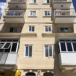 Homestay F9 2, Private Two Single Beds Shared Bathroom In Shared Flat
