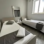 F9 2, Private Two Single Beds Shared Bathroom In Shared Flat