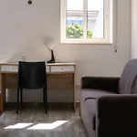 F9 2, Private Two Single Beds Shared Bathroom In Shared Flat Habitación en casa particular Msida