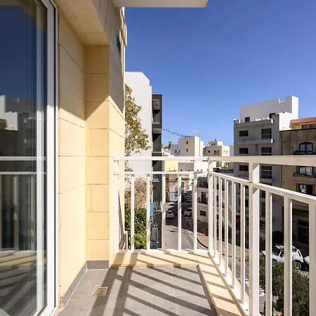 F9 2, Private Two Single Beds Shared Bathroom In Shared Flat