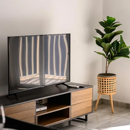 ホームステイ F9 2, Private Two Single Beds Shared Bathroom In Shared Flat