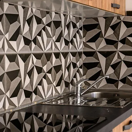 F9 2, Private Two Single Beds Shared Bathroom In Shared Flat Alloggio in famiglia *