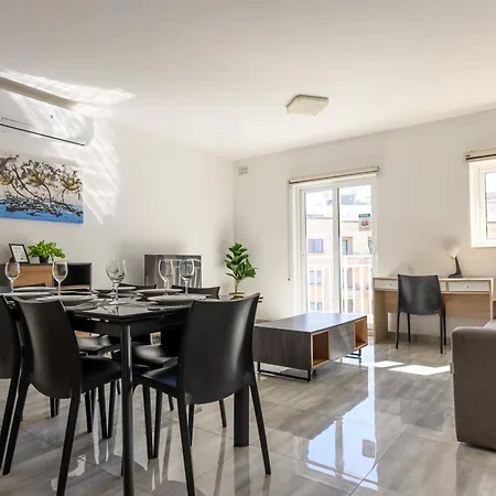 F9 2, Private Two Single Beds Shared Bathroom In Shared Flat Msida