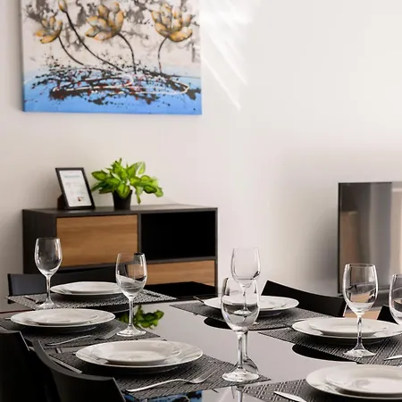 F9 2, Private Two Single Beds Shared Bathroom In Shared Flat