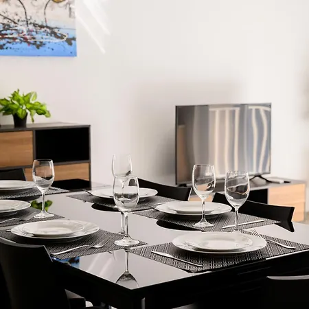 F9 2, Private Two Single Beds Shared Bathroom In Shared Flat Alloggio in famiglia