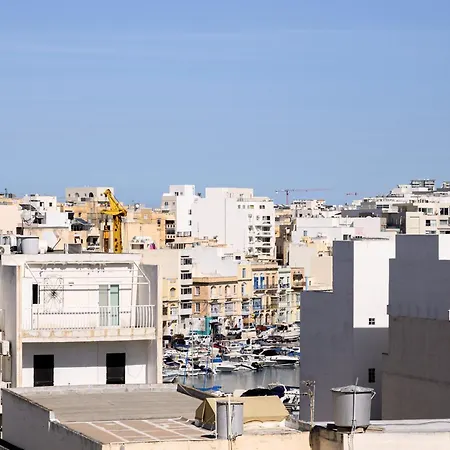 F9 2, Private Two Single Beds Shared Bathroom In Shared Flat *