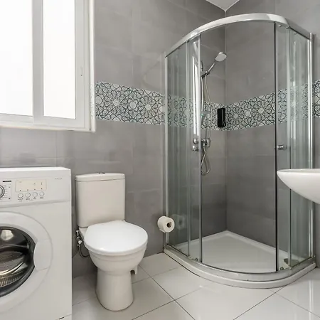 Quarto em Acomodações Particulares F9 2, Private Two Single Beds Shared Bathroom In Shared Flat