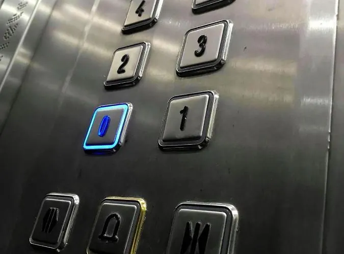 F9 2, Private Two Single Beds Shared Bathroom In Shared Flat Habitación en casa particular Msida