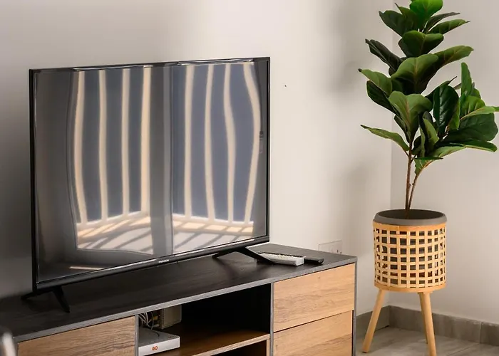 Habitación en casa particular F9 2, Private Two Single Beds Shared Bathroom In Shared Flat