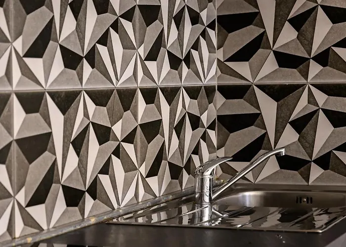 F9 2, Private Two Single Beds Shared Bathroom In Shared Flat Habitación en casa particular *