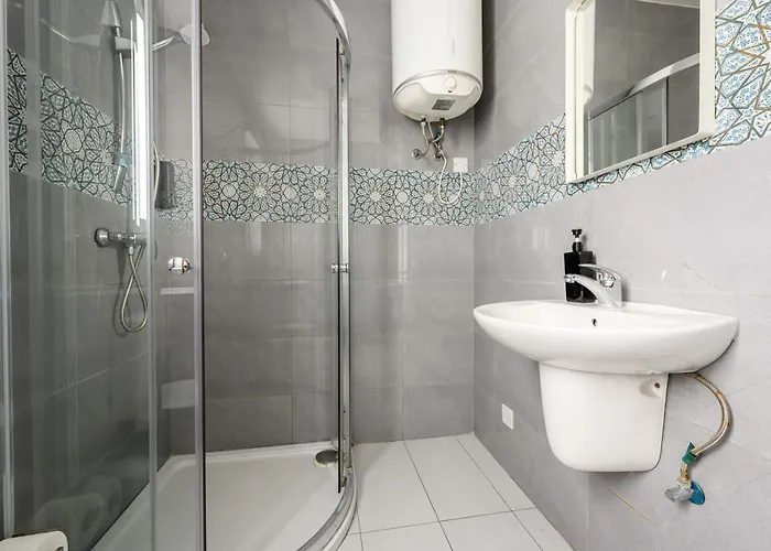 Habitación en casa particular F9 2, Private Two Single Beds Shared Bathroom In Shared Flat Msida